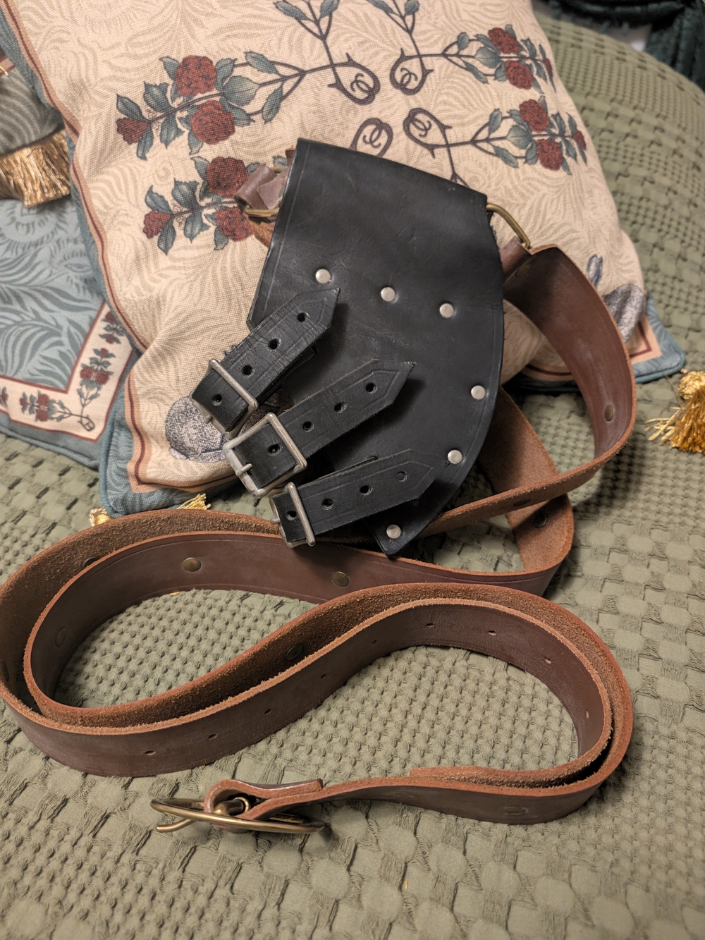 Men's Brown Leather Sword Belt And Black Sword Frog